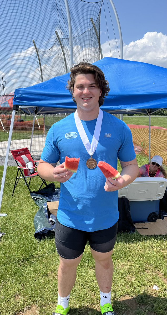 CVTrackandField's tweet photo. Wade Shomper threw 149’ 11” for 3rd in the Discus at the District Championship. Wade also qualified for States. https://t.co/ESwjzFG45J