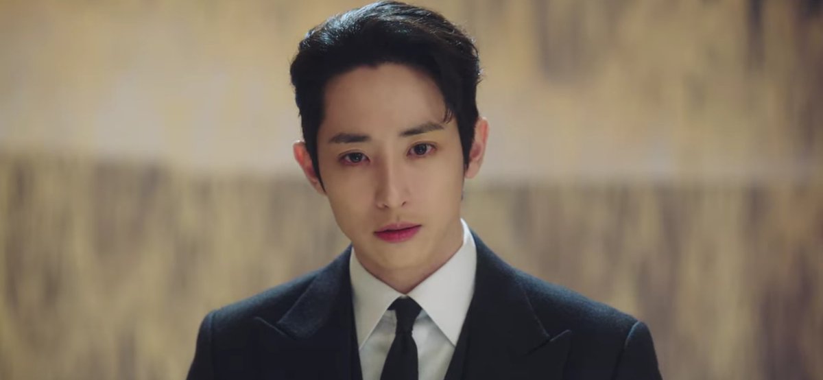 kdramatreats's tweet photo. Park Joonggil the half grim reaper, half fashion icon 💅 #Tomorrow #TomorrowEp16 https://t.co/HXdtM6rah5