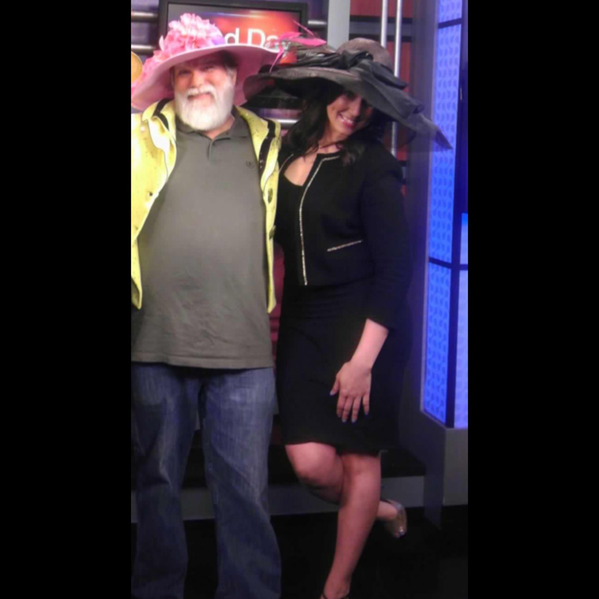 👒🏇Found this gem last night!!! Happy Preakness!!! 😁🤍