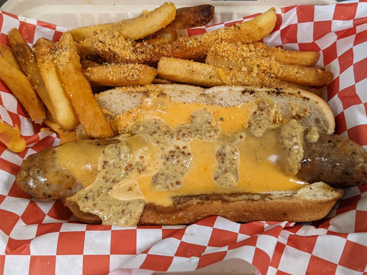 BUB_60406's tweet photo. Hey Ho, Let's Go!!! It's Beat on the Brat at @theRIPH and @BUB_60406 https://t.co/wKYw1kJycj