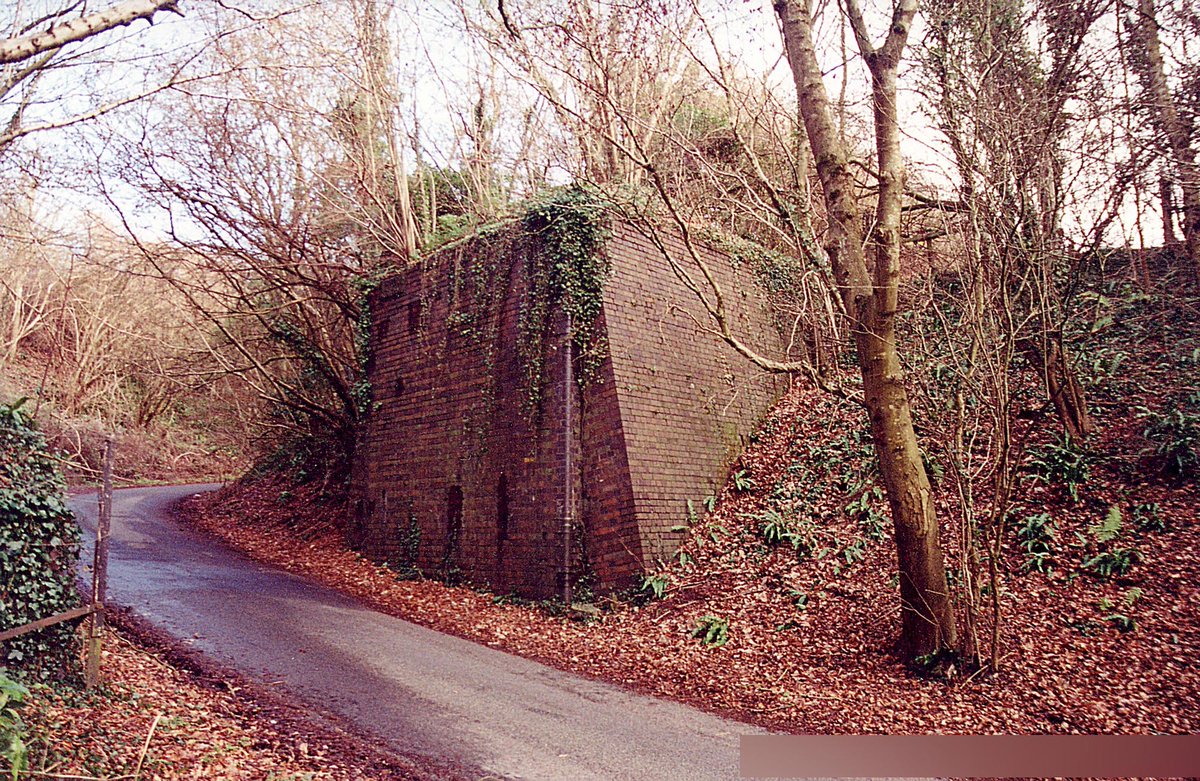 Ranaroth2's tweet photo. Camerton branch of the Bristol &amp; North Somerset railway. Railway bridge abutment, Dunkerton. ST 7168 5948. Opened 1882 to Camerton, extended 1903 to Limpley Stoke, closed to passengers 1925, goods 1953. #bridge #abutment #disused #railway #Dunkerton https://t.co/fZbaI31tBj