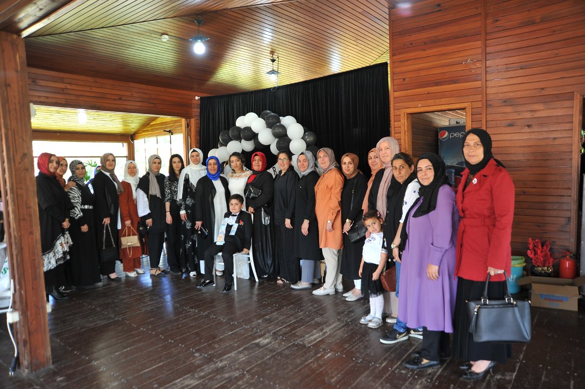 akkadingemlik's tweet photo. Yönetim Kurulu Üyemiz Yasemin Bayrakdar'ın biricik oğlu Mehmet Araf'ın sünnet cemiyetine;İlçe Başkan Yardımcımız Ferhat Özyılmaz,İlçe Yöneticilerimiz,Başkanımız Aynur Beki,Başkan Yardımcılarımız ve Yönetim Kurulu Üyelerimiz katılım sağladılar. https://t.co/IbBNbkpPo9