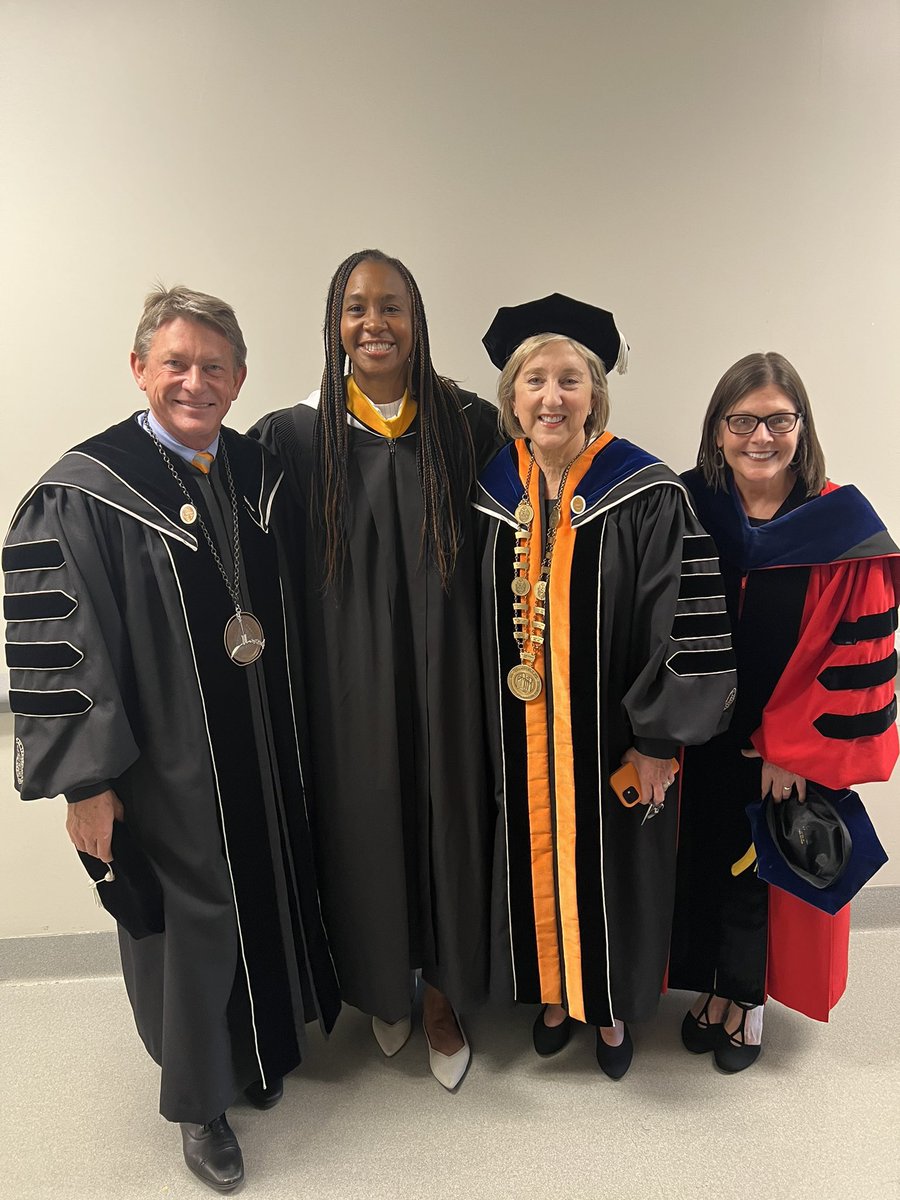 Catchin24's tweet photo. #Thankful &amp; #Blessed to be a Commencement speaker at @UTKnoxville! Proud of ou” Class of 2022 grads &amp; excited to see them Charge Forward…

- Through Adversity 
- Leaning into their Superpowers
- Inspiring the Next Generation

God is so good! #BleedOrange #Alums #VFL #LVFL #CEHHS https://t.co/tWeqh2NhKn