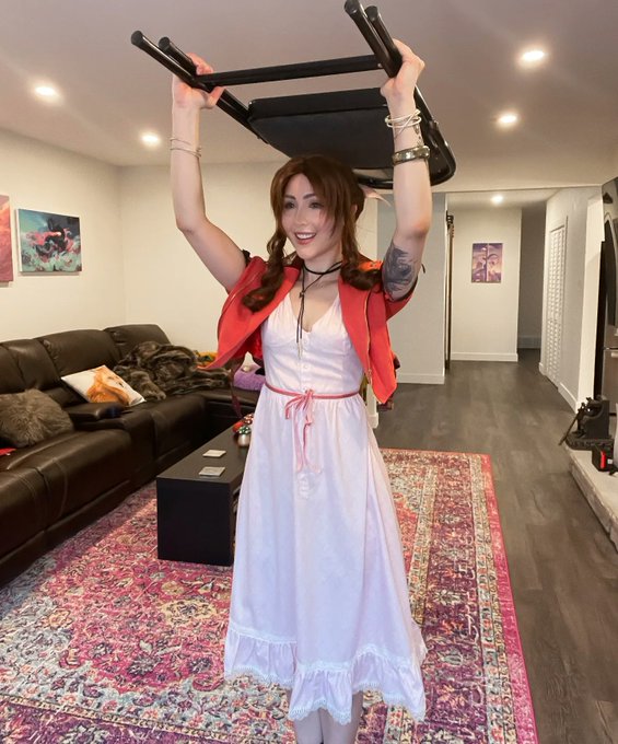 At long last I bring you CHAIRITH https://t.co/W4tDpDYvFg