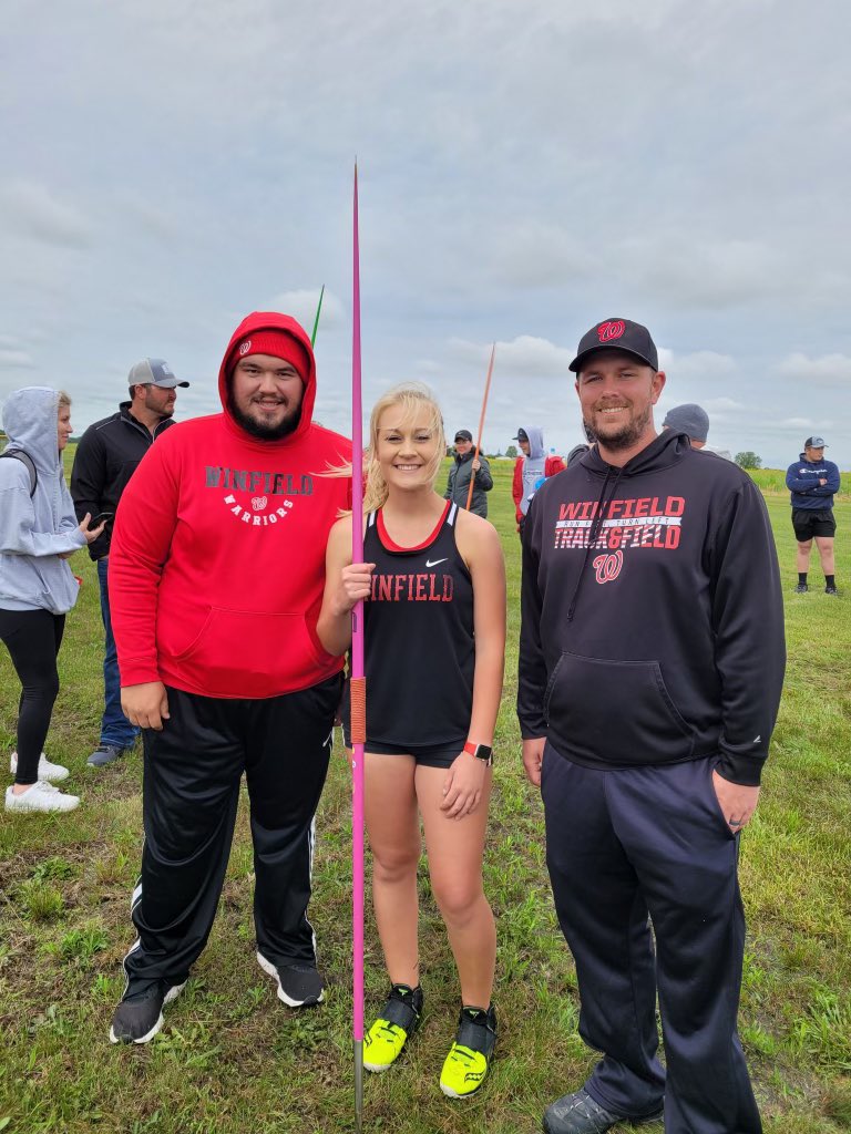 Congrats to Kendall Klewer for placing 3rd at Sectionals! Her finish sends her to STATE next weekend! Congrats again!