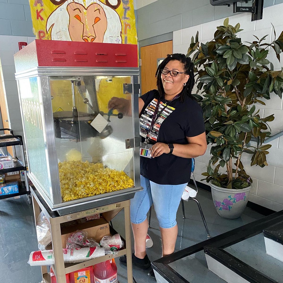 MrsCochol's tweet photo. Yesterday we celebrated 90% attendance and 90% positivity ratio with a 90โs themed party. Highlight of my week: teaching kids the tootsie roll. Thank you to the team of people who brought this crazy idea to life. #90s #APLife #MyTeamIsAmazing @oakparklions https://t.co/ERSmcugHEu