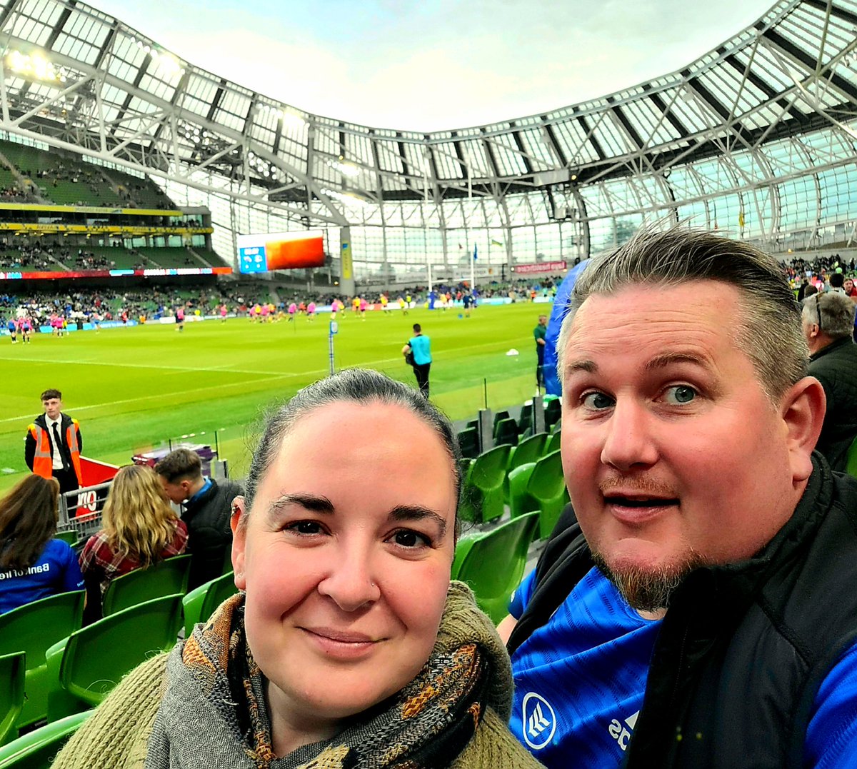 gavingannon's tweet photo. Come on @leinsterrugby !! #LEIvMUN @URCOfficial 🔵🇮🇪🔴🏉 #jointheroar https://t.co/mEBe0IgRG4
