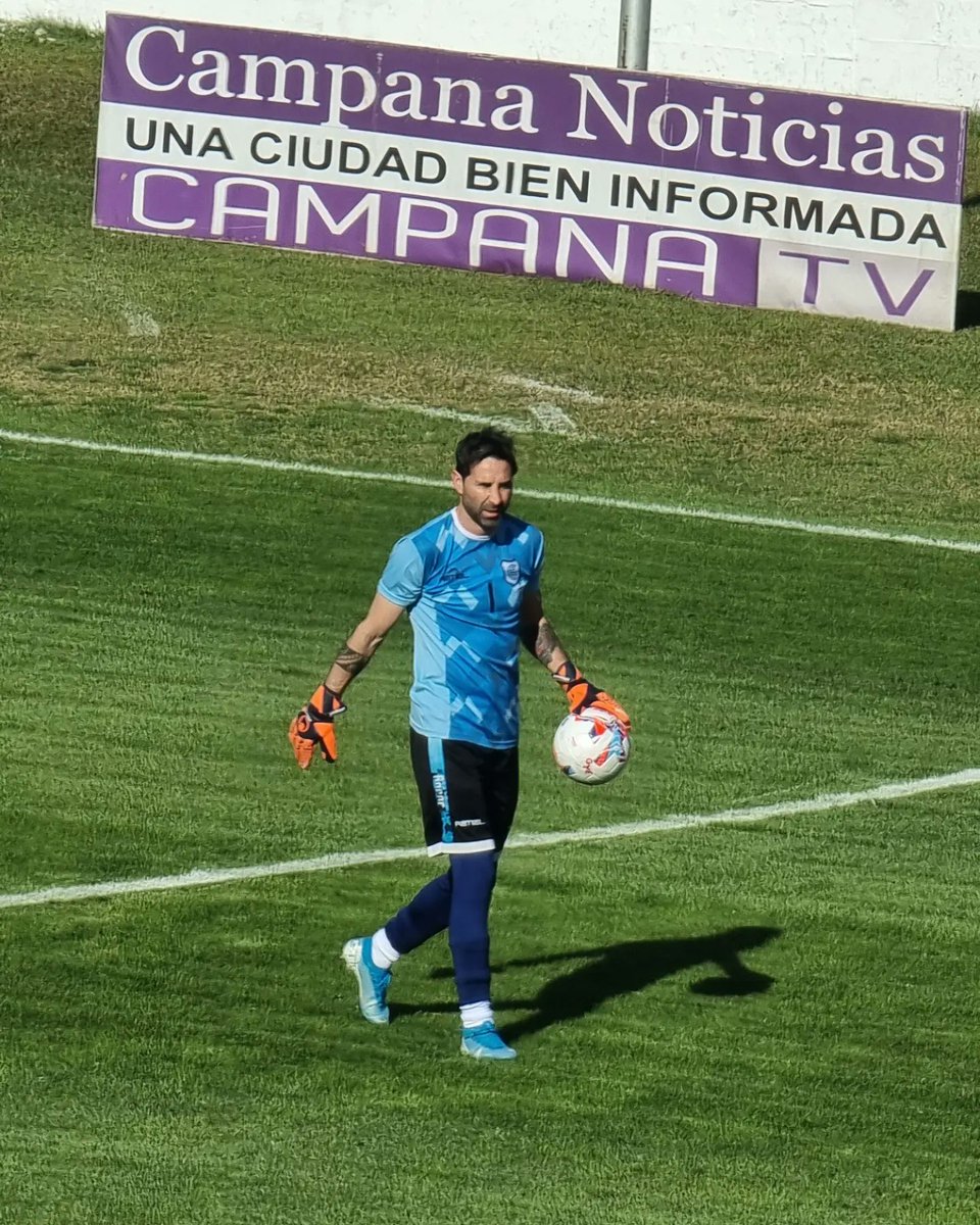 FClubLucchetti's tweet photo. Entrada en Calor 🧤🥅

#VamosLobo🔵⚪🐺 #cristianlucchetti #lauchalucchetti #laucha https://t.co/OblIXGIrBW