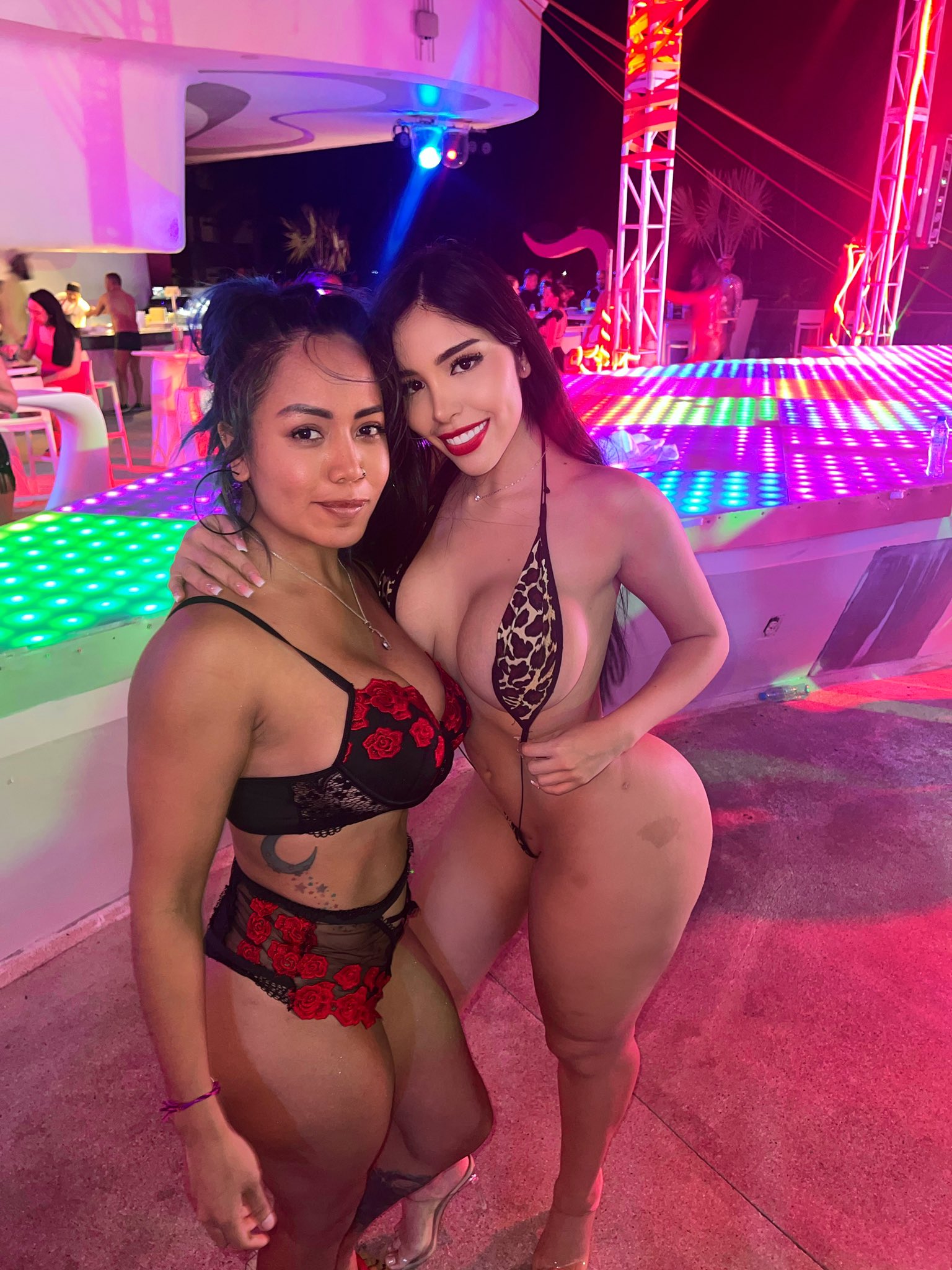 Ennid Wong Oficial on Twitter: "Que noche la de anoche🥵😈