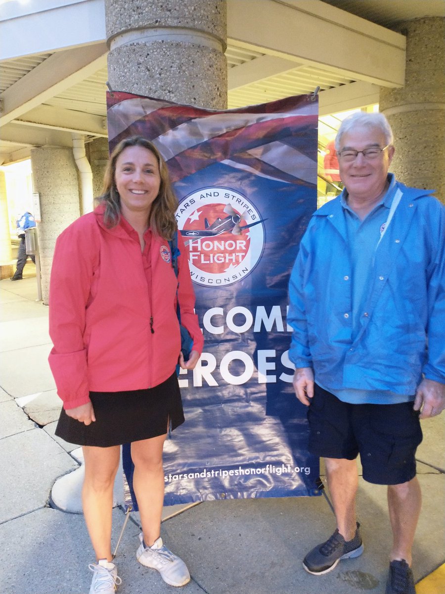 Mechenich's tweet photo. What an experience to honor our vets on #ArmedForcesDay. #HonorFlight https://t.co/jgXbsxQYID