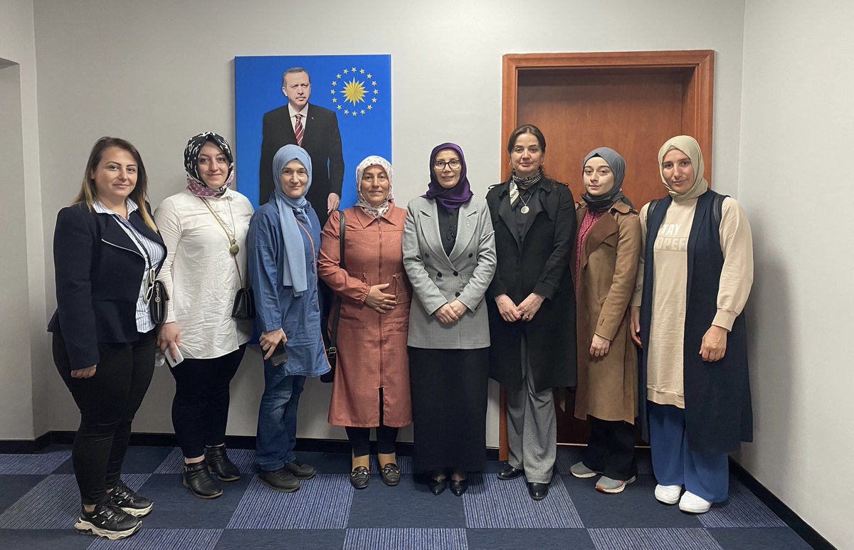 akkadinrize's tweet photo. İl Kadın Kolları Başkanımız Sema Yağcıtekin Başkanlığında, ilçelerimizden Ardeşen , Güneysu ve Pazar’ın yedek revizyon mülakatları tamamlanmıştır.

Hayırlı Olsun.

@aysekesir 
@Emine_Gozgec16 
@ElifYesimAraz1 
@AylaGundogmus 
@AKKADINGM 
@SYactekin https://t.co/HavFiqWEIw