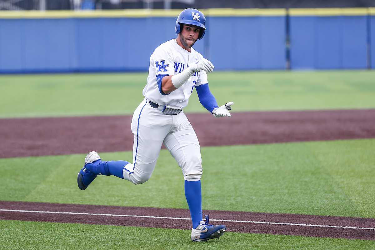 UKBaseball's tweet photo. Welcome back to the ballpark, @CollettTj, @Ryanshinn12, @coltyn_kessler, @BMarsh24_ and @TripLockhart! https://t.co/6cOCplPnVl