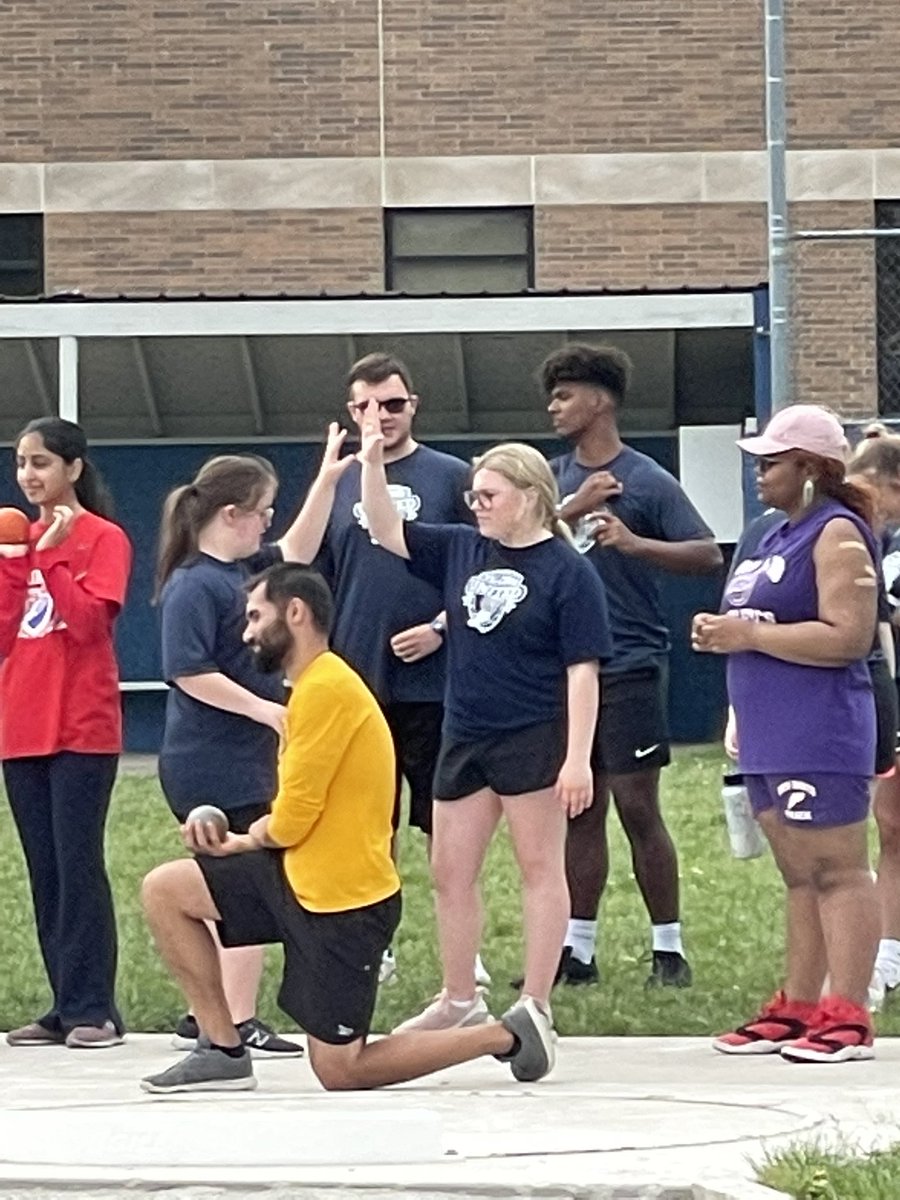 Emily Hartman tweet media