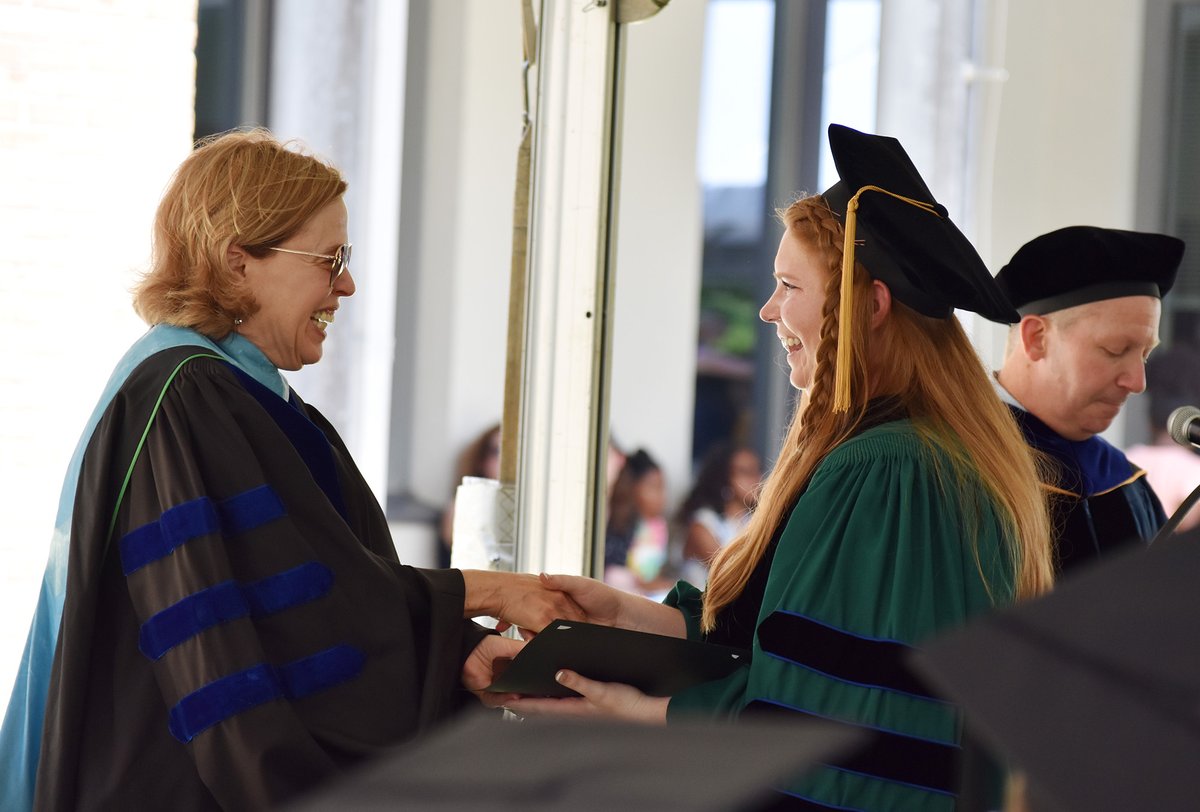WMSOE's tweet photo. Congratulations to our 2022 graduates! Thank you for celebrating with us today. 💚💛💚 #wmGrad https://t.co/qu9IwxV8cz