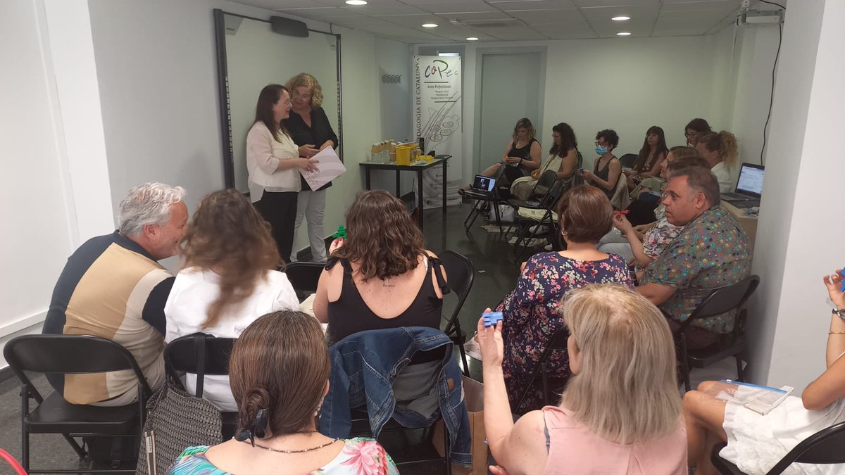mmoliveras's tweet photo. 🥂Celebrant amb grans professionals #Copec20anys @CopecPedagogs #CopecTarragona tot abraçant #Creativitat un actiu que permet connectar, recercar i transformar el món de maneres noves i significatives #AltesCapacitats #EstilsCognitius #Pedagogia #Psicopedagogia https://t.co/qH4jvBqnFF