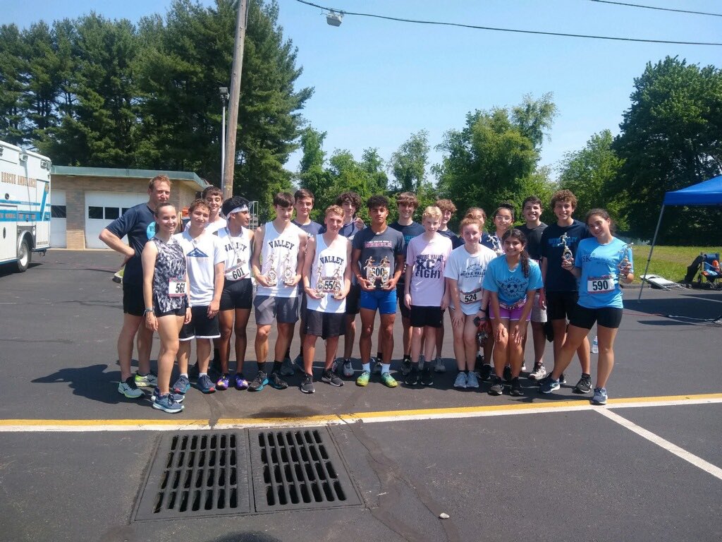 wvtracknfield's tweet photo. Great representation at the Wayne Rotary Club 5K by Wayne Valley’s cross country and track teams. A bunch of good times for a great cause! https://t.co/MnajMD5GMv