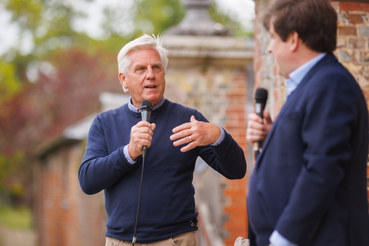 The incredible Steve Rider has been with us all weekend, telling stories from the stunning cars on display, his years working in F1 Broadcasting and his more recent work within the British Touring Car Championship. 🎤