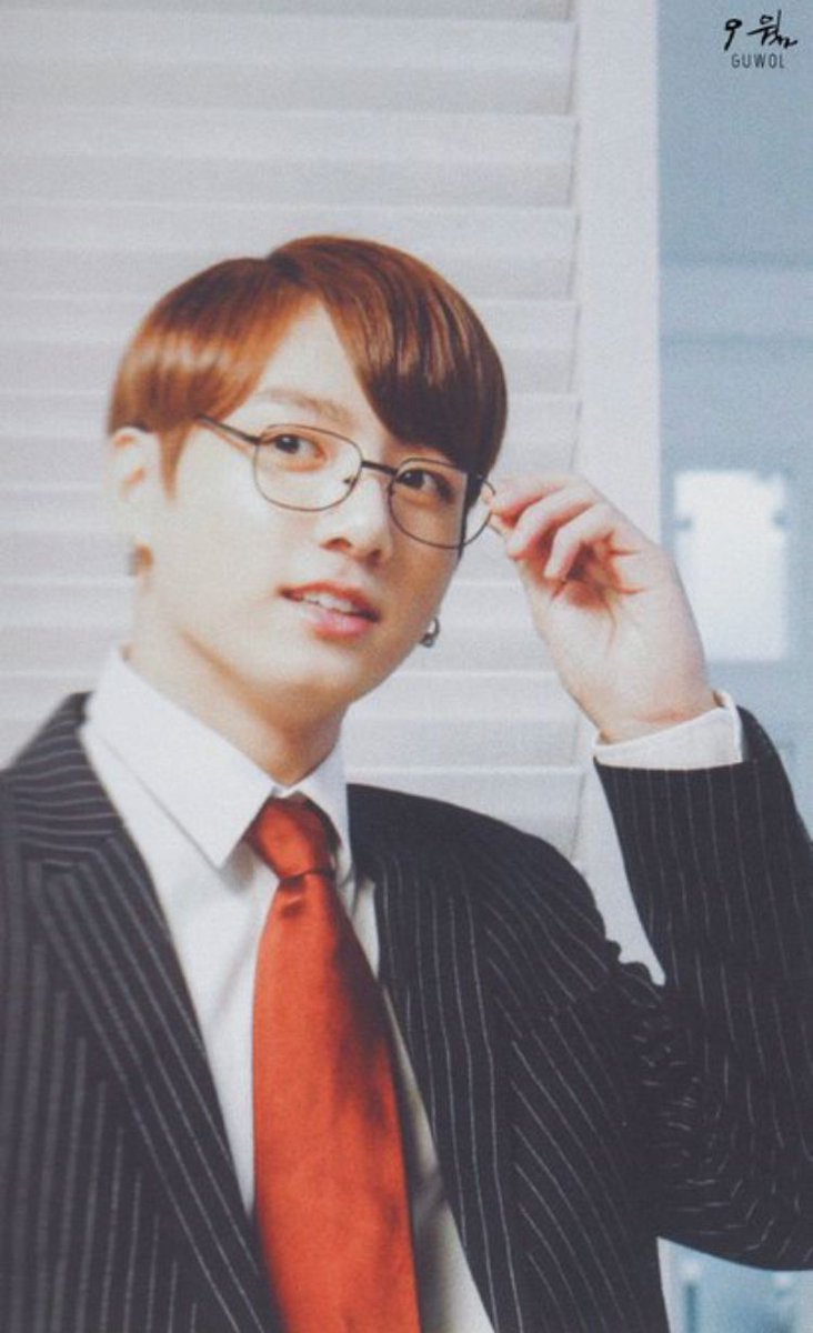 So, I just watched the first episode of Business Proposal, and..... 
I have an issue.
I can't watch secretary Cha Sung Hun and not think about JungKook in House of Army 🥲🤭 HeLp