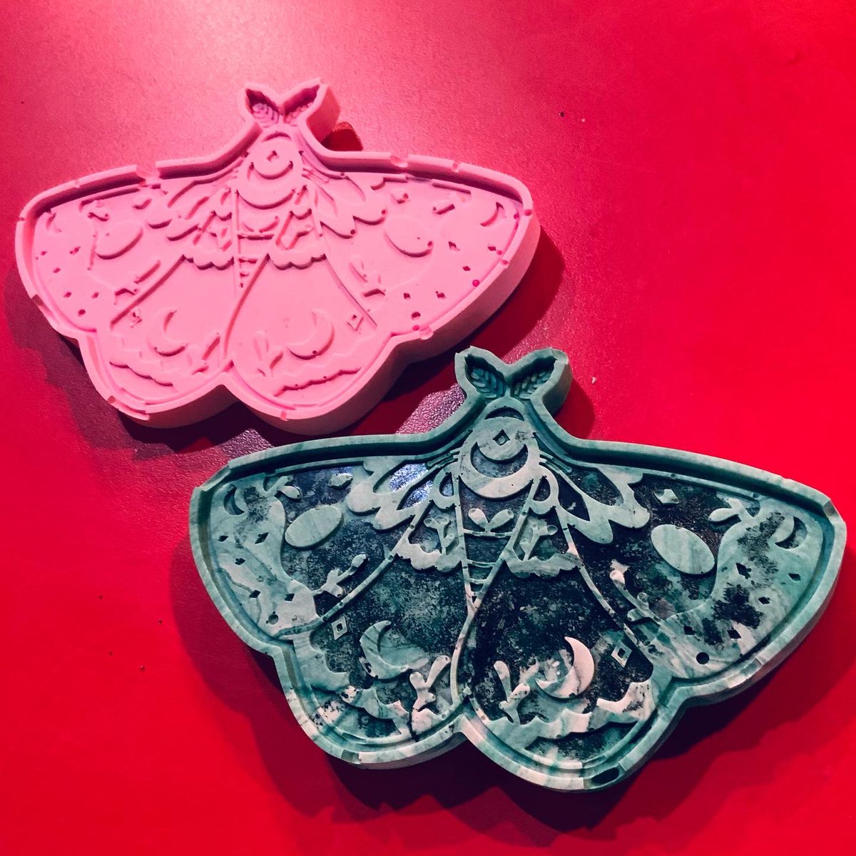 carolinecoates's tweet photo. Amazing makes from today's I Made It. Jesmonite workshop at #portlandbasin @tmbc_culture https://t.co/GJDyDRuwlg