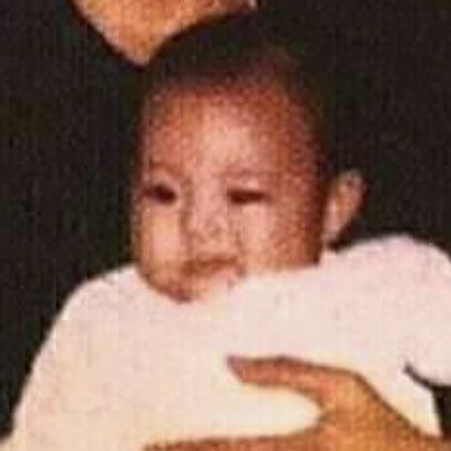 thebtsrchive's tweet photo. a thread of Kim Taehyung 

but he gets older as you keep scrolling ♡ https://t.co/fH9y0z2sFT