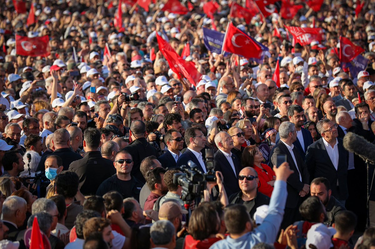 kilicdarogluk's tweet photo. Dindarı, dinsizi, sofusu, sufisi, Türkü, Kürdü, Arabı, Çerkezi, solcusu, sağcısı, liberali milliyetçisi; ülke elden gidiyor. Birlikte olmak zorundayız.
Tıpkı Gazi Mustafa Kemal Atatürk önderliğinde kazanılan Milli Kurtuluş Savaşındaki gibi… https://t.co/raeH56jwei