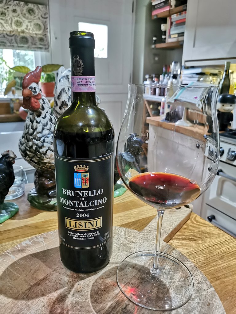 pietrosd's tweet photo. #yearofwine2022
#lisini 2004 #brunellodimontalcino
Just perfect, bright broody dark fruits, structure still rocks. A pure joy😍🍷
@JohnMFodera @ricasoli99 @winewankers @creativefabien @frankstero @MikeyGio85 @jules_mahon @SteveKubota @thewinetattoo @CHARLIEWINES @wine1percent https://t.co/21roCEGO0L