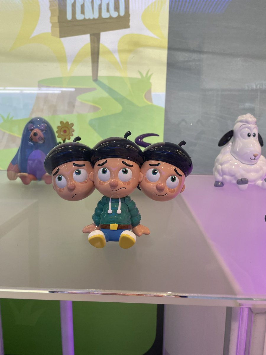 ochoee_studio's tweet photo. Something weird and weird but cute….👦🏻👦🏻👦🏻 @veecon https://t.co/KZRRGCOotR