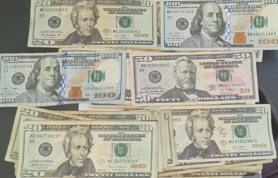 CorreodelCaroni's tweet photo. #LaboralYEconomía | Denuncian que Banco de Venezuela no acepta billetes que reciben en las E/S por pago de combustible -

https://t.co/ybY1GqeZZY https://t.co/Z3hIh744kC