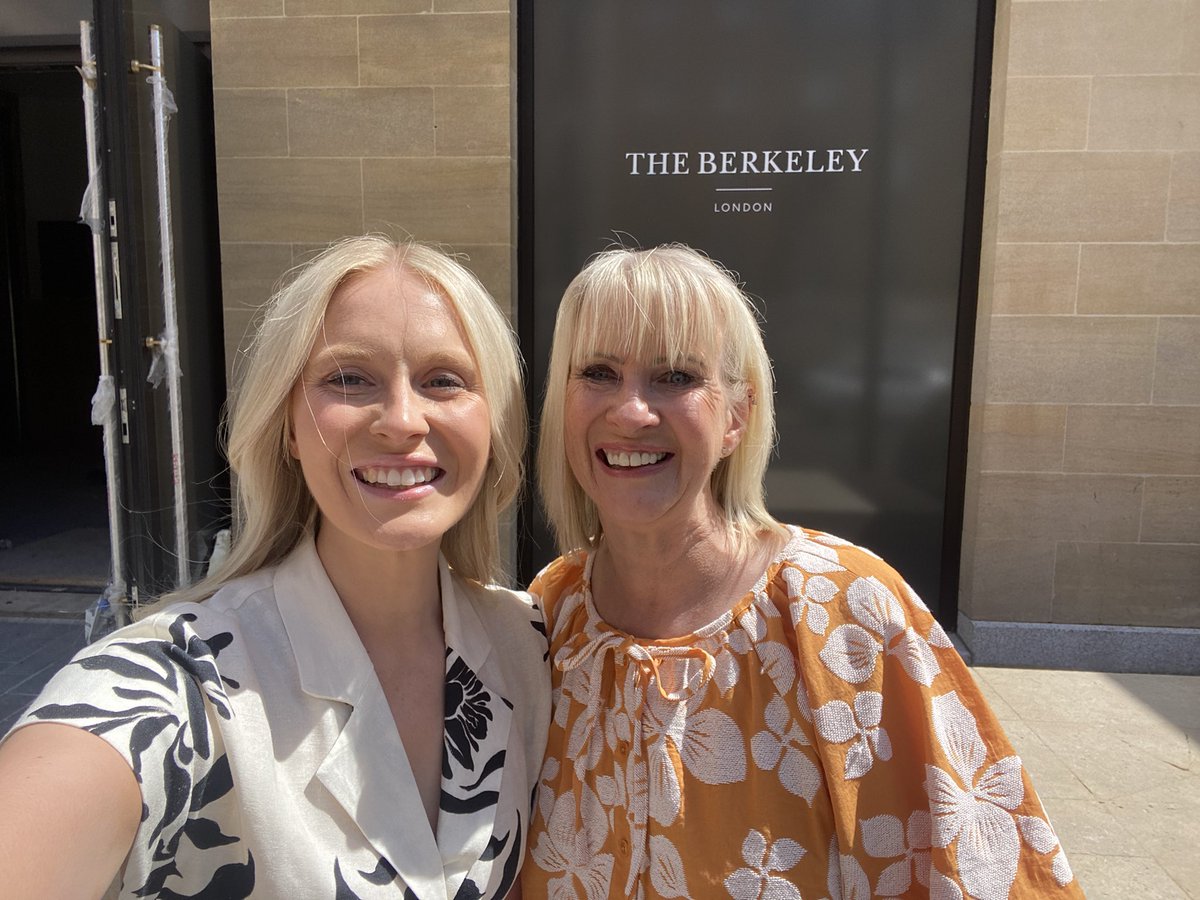 Gail_Howe's tweet photo. Splashing out with uni friends and daughters today @TheBerkeley #MarcusWareing #PrivateDining #EmptyBankAccount https://t.co/tdF97sb5Ox