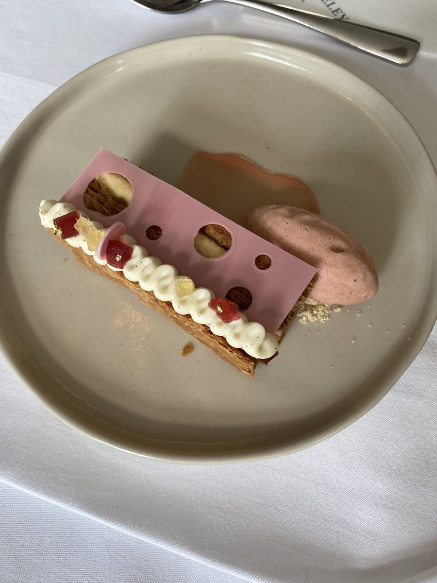 Gail_Howe's tweet photo. Splashing out with uni friends and daughters today @TheBerkeley #MarcusWareing #PrivateDining #EmptyBankAccount https://t.co/tdF97sb5Ox
