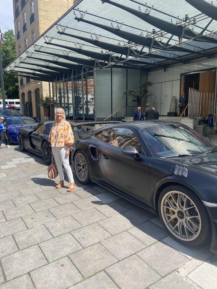 Gail_Howe's tweet photo. Splashing out with uni friends and daughters today @TheBerkeley #MarcusWareing #PrivateDining #EmptyBankAccount https://t.co/tdF97sb5Ox