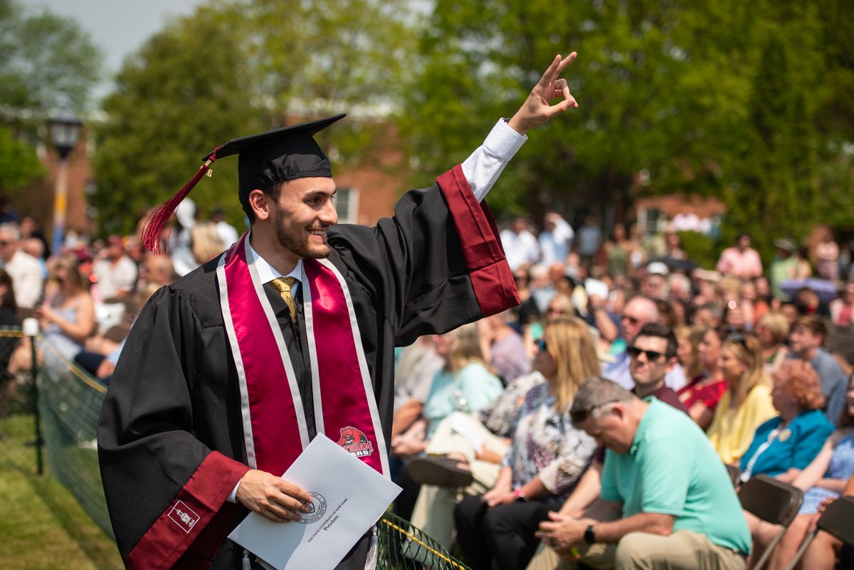 sunypotsdam1816's tweet photo. Congratulations, Class of 2022! 🎓🎉 #SUNYPotsdamGrad #PotsdamProud https://t.co/q1TrhvMhlw