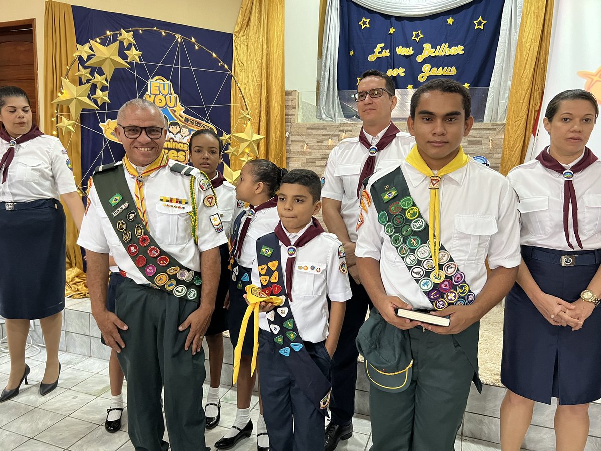 PrC_Augusto's tweet photo. #ManhãAbençoada em Campestre 

Admissão de lenço do Clube Herdeiros da Luz e Batismo com a presença do nosso Líder de AVT da UNeB, Pr. Diego Barros. 

_Hoje, temos 62 Clubes em nosso Estado e sonhamos com cada igreja Clube._ https://t.co/xEsWC0XOUJ