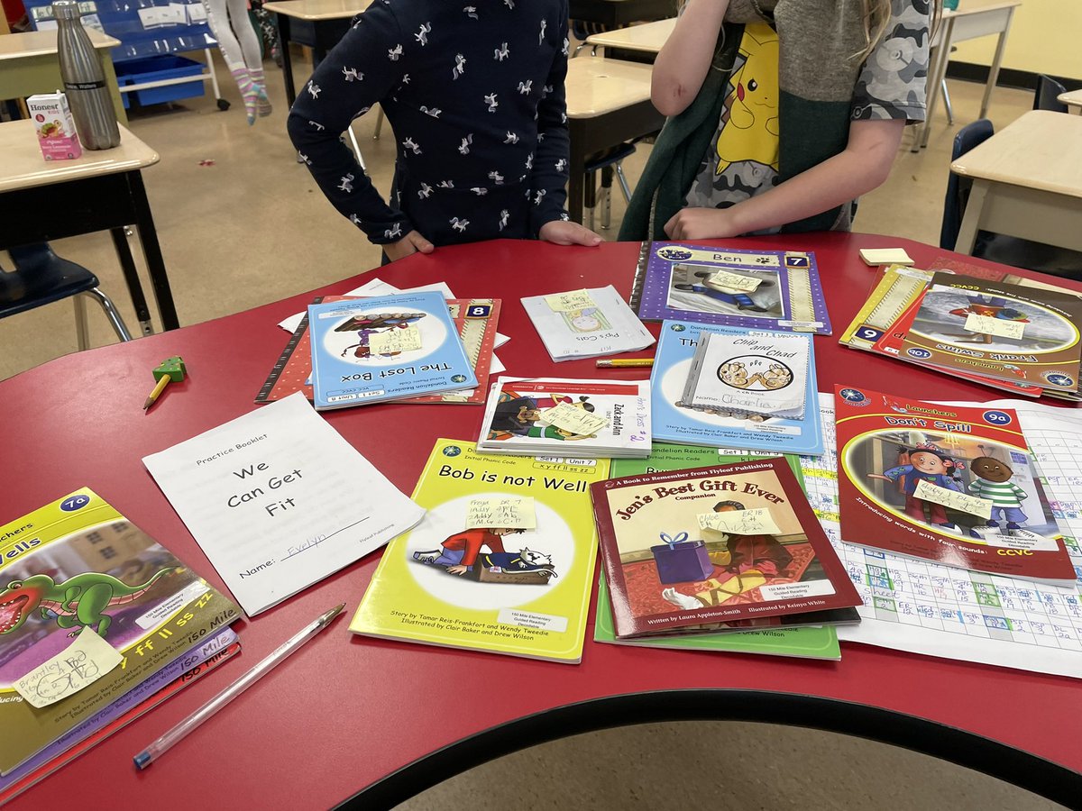 CatherineCook58's tweet photo. My students are so proud of all the books they are able to read. One had read over 16 extra books (6 times each for fluency practice) to her partners in two weeks. Lots of prizes were given out yesterday!
#StructuredLiteracyWorks
#BCEd
#BCLitChat https://t.co/ejDCORIMpj