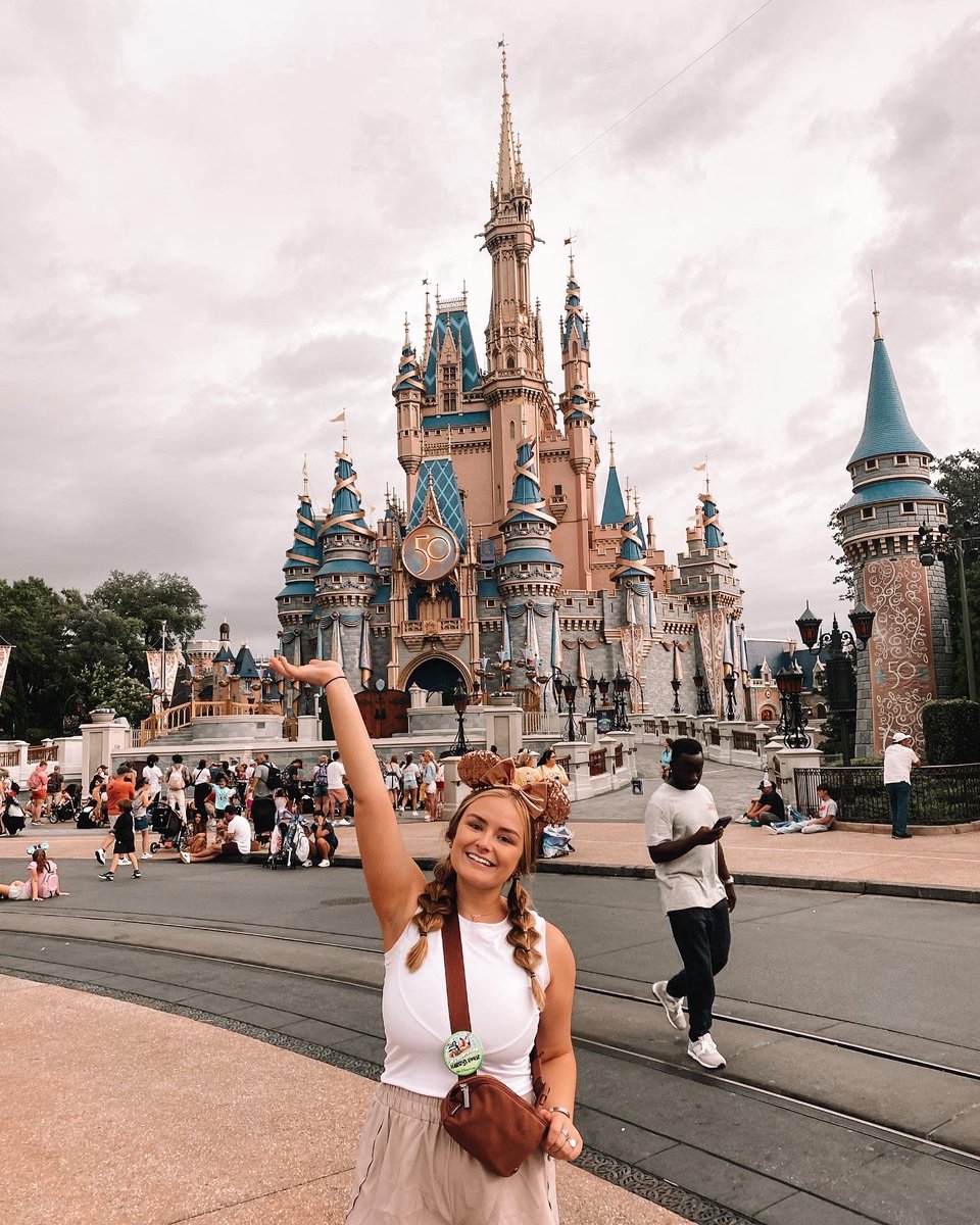cactamack's tweet photo. turned mickey’s house in harry’s house https://t.co/Bf5NyZBn3Q