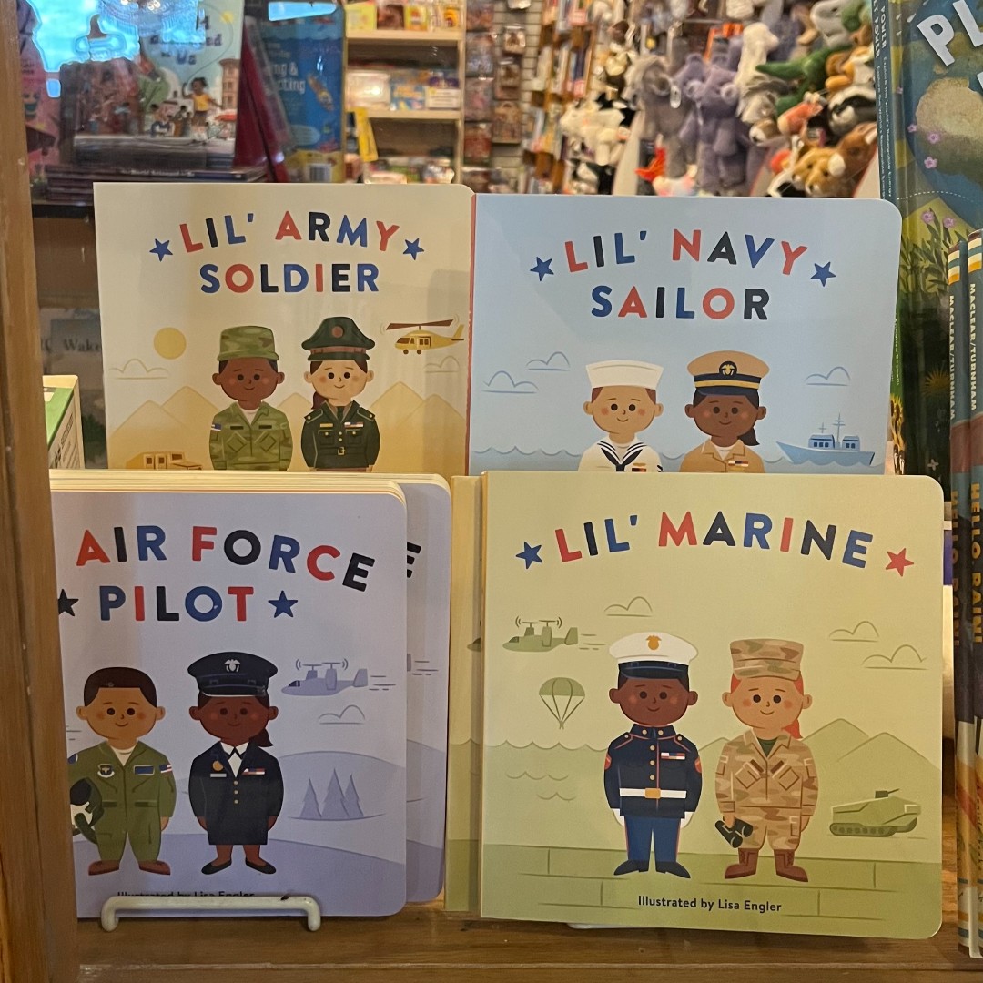 FitgersBooks's tweet photo. Today is #ArmedForcesDay and we owe a debt of gratitude to everyone who has worn the uniform and kept us safe. We love these Board Books to explain brances of service to the youngest citizens. #indiesfirst #thankyou #USA #freedomisntfree https://t.co/0cUGSjjQlz