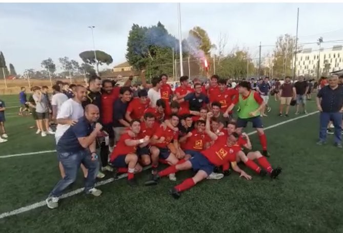 ‼️1r EQUIP‼️

1r Equip 2-0 <a href="/CFAEspluguenc/">CFA Espluguenc</a> 
⚽️ Pablo, Joel

JA SOM DE 1a CAT!

Gran victòria dels de <a href="/AlbertoLoGue/">Alberto López</a> que amb aquest +3 ja és equip de #1cat 

Enhorabona a tots per la temporada realitzada i agrair a tothom que ha vingut a recolzar avui a l’equip💪🔴

#somhiCP #2cat3