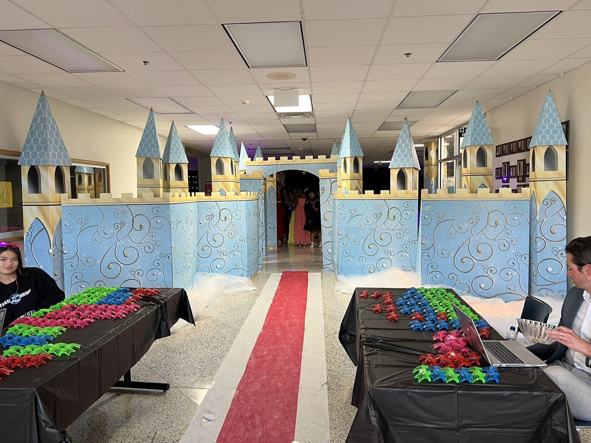 Mscroweschools's tweet photo. Sneak Peak! I put my whole heart into this so my scholars can have at least ONE major memorable event before high school. COVID stripped them of so much! ✊🏾 Thank you to CIMS staff, parents, and community. @speltoCIA @JordanFoundati1  @CrestonIMS @MoorheadCRC Ms. Khatib, “Ms. T” https://t.co/dJ9SbbDCrr
