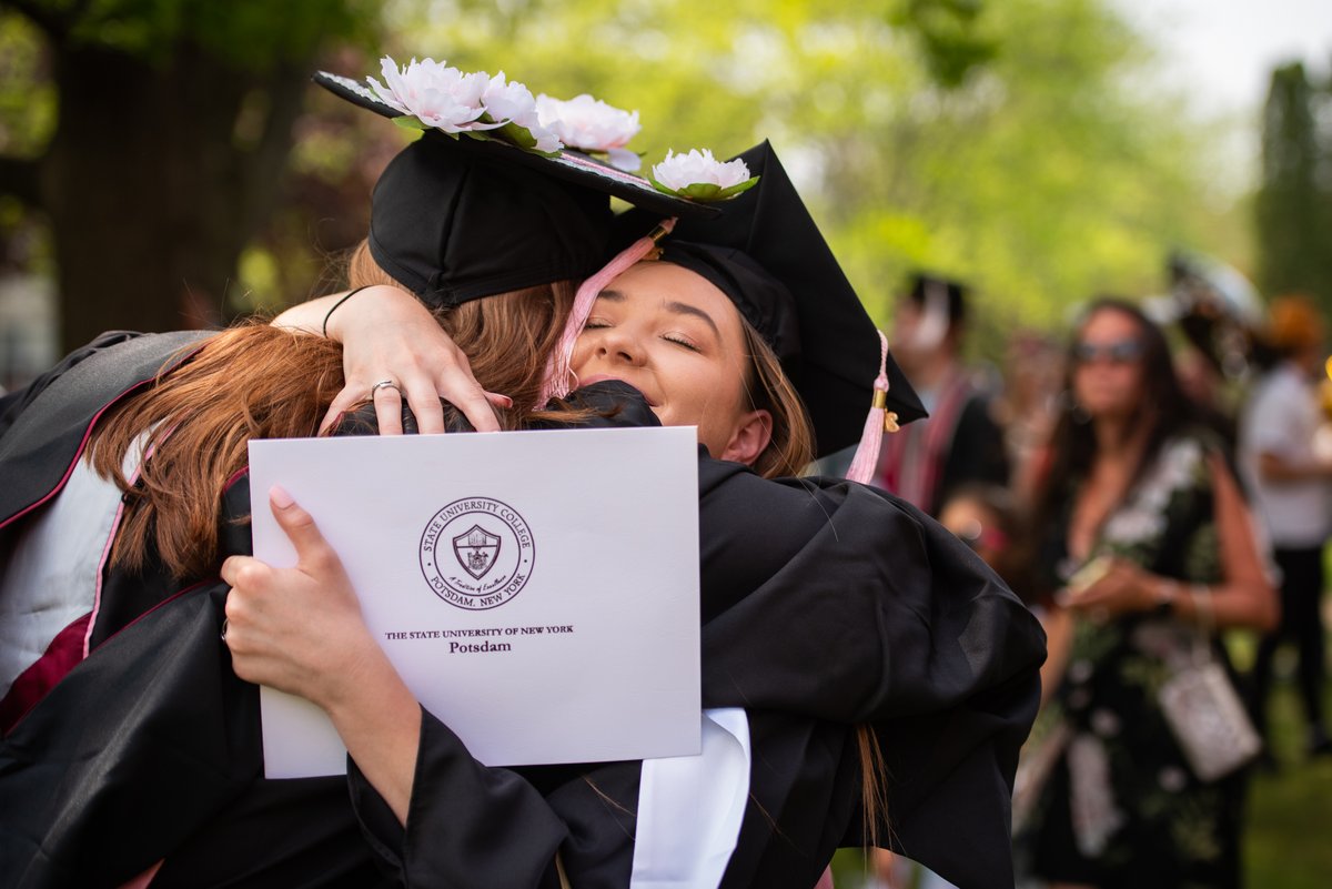 sunypotsdam1816's tweet photo. Congratulations, Class of 2022! 🎓🎉 #SUNYPotsdamGrad #PotsdamProud https://t.co/q1TrhvMhlw
