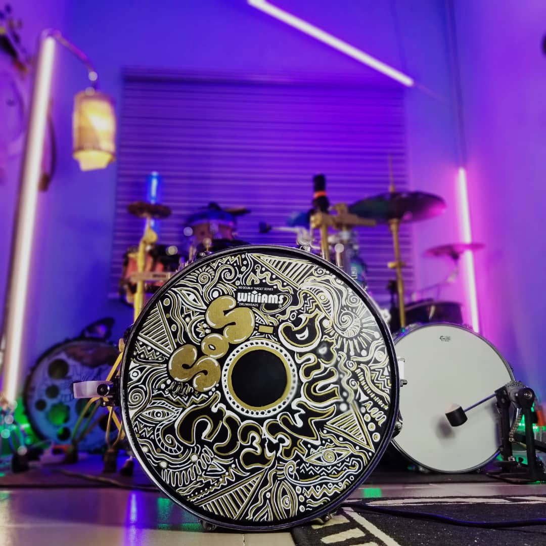 balivelli's tweet photo. Even the smallest of jobs well done will take you one step closer towards the success that you have always dreamed about.
#sosdrumtechs #drumdesign #drumset #drum #drummer #drumdesigns #drumpainting #laolu #doodleartist #linesart #doodle #doodlelovers https://t.co/MH5hYxbBNF