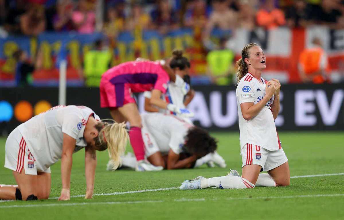 AMANDINΣ HΣNRY tweet media