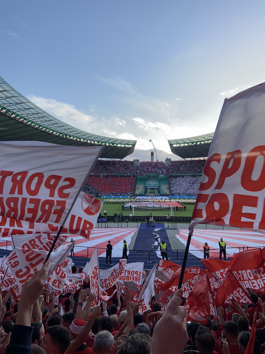 Heute gibts für den <a href="/scfreiburg/">SC Freiburg</a> auf Twitter kaum Reaktionen, weil alle sind im Stadion am Schreien🥰 #DFBPokal