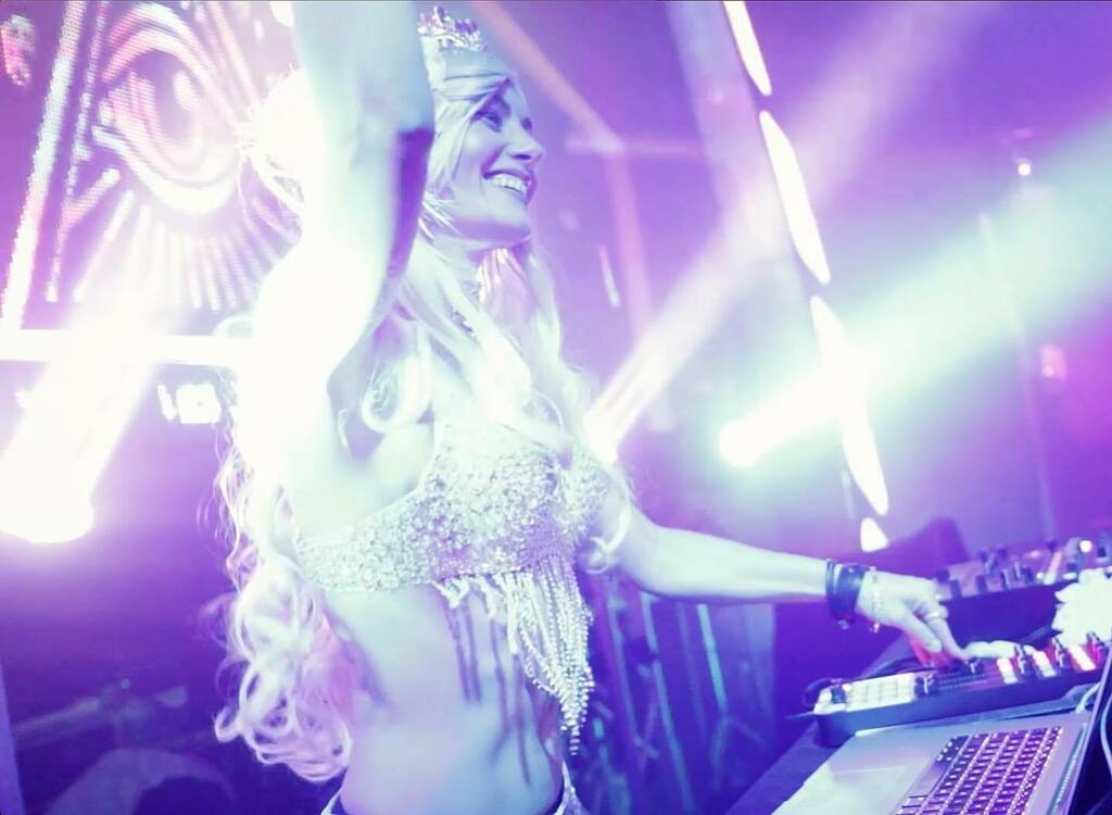 Naugh1yPrincess's tweet photo. 💜 Portland!! 💜 Show announcement this week! July 9th I’m bringing the heat with @phutureprimitive to @thegetdown so rally the squad and get your tickets early! 💖 https://t.co/Yxg5tRte0h 💖 Can’t wait to get down with y’al!! 🙌🏻🙌🏻🙌🏻

#show #announcement #phutureprimitive #naug… https://t.co/ODdHdhu7Il