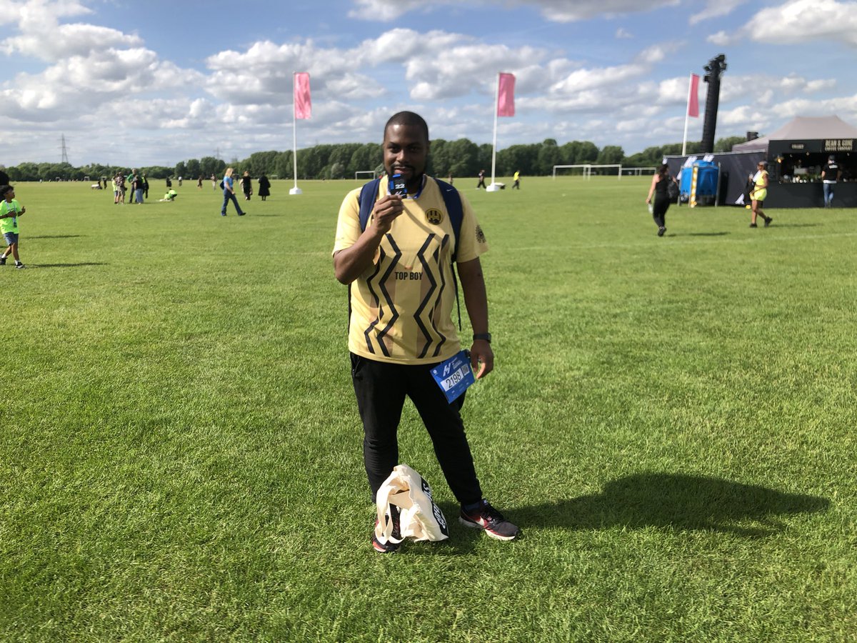 AshleyBurton_13's tweet photo. Hackney 5K, great event to run. Back in the marshes, probably due to the Hockey. Festival was lively with entertainment. See you tomorrow for the half marathon. #hackneymoves #hackney5K #ukrunchat #runr #eastlondonrunner #runchat https://t.co/PWZ2czQcAh
