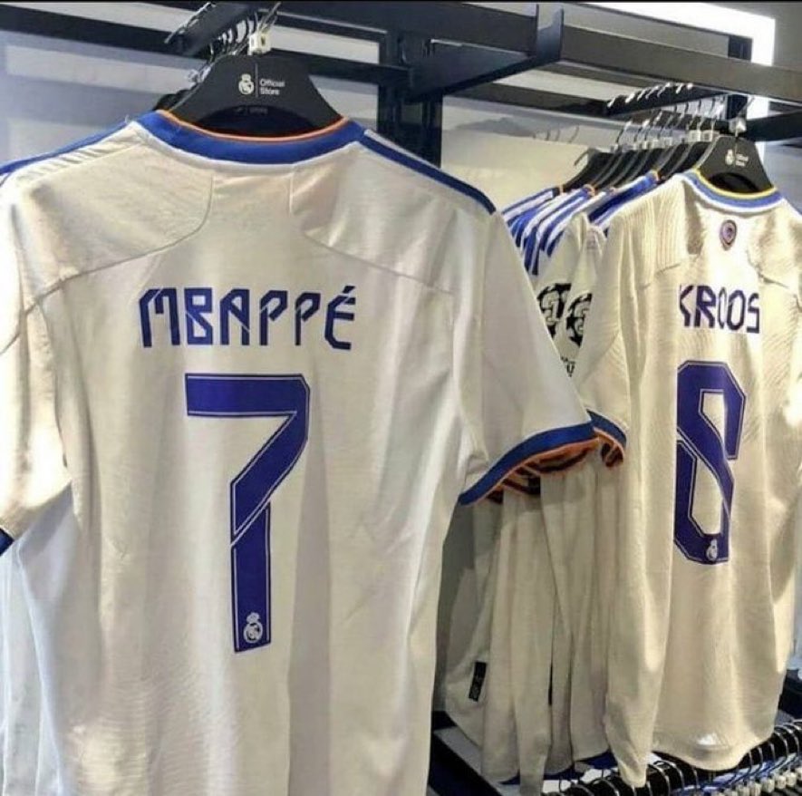 fabio94_77's tweet photo. Hey @realmadridfra je pense vous pouvez enlever non ?
#Mbappe #psgmetz #psgf https://t.co/W5tKtiEy2Y