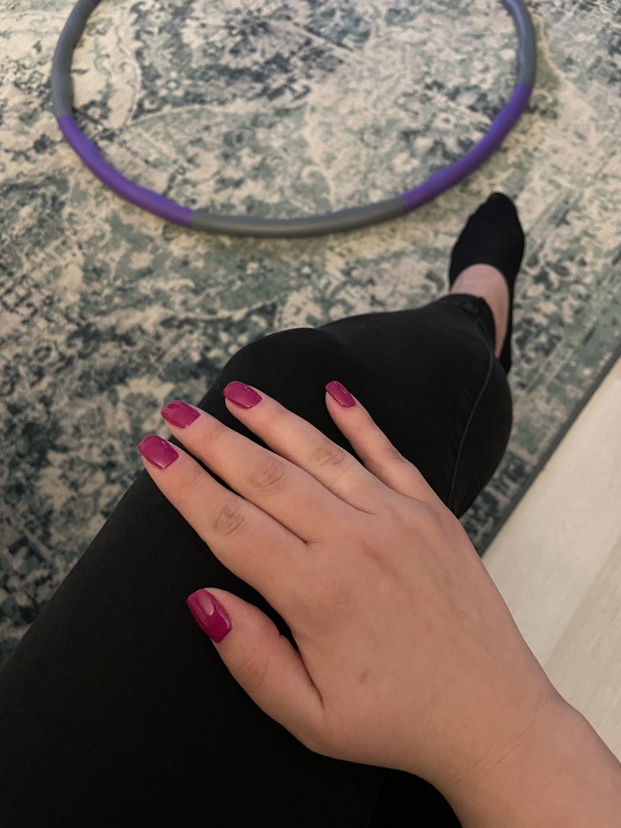 Welches kleine Schweinchen übernimmt die Rechnung für meine frisch gemachten Nägel 💅🐷😈