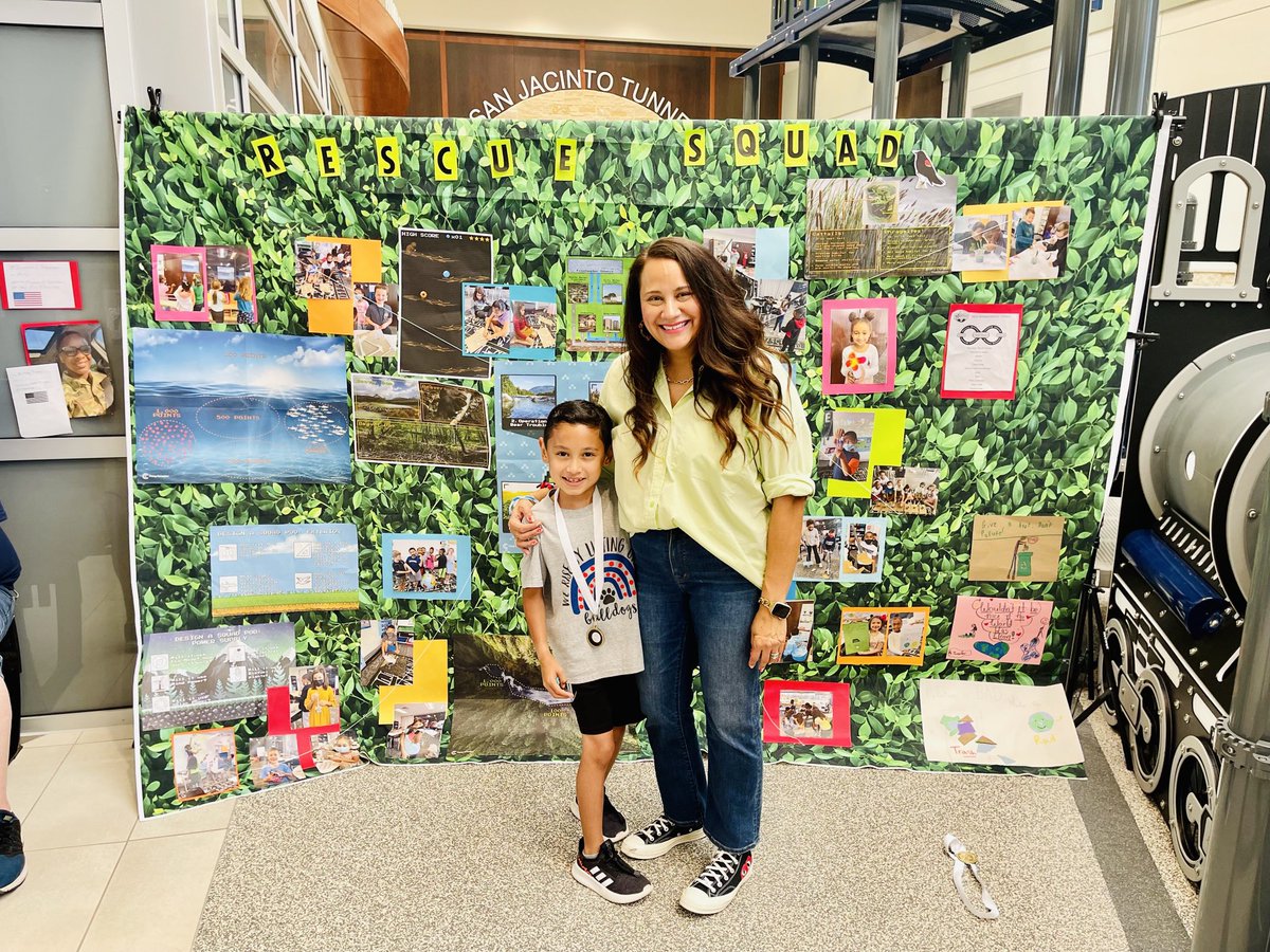 Thanks for all you do ⁦<a href="/EricaMBarrera/">Erica Barrera</a>⁩! You’re amazing! ⁦<a href="/KasandraElvir/">KaSandra Elvir</a>⁩ &amp; the other moms, thank y’all so much for stopping by &amp; allowing Sky to present! 🏅🐻🐟 ⁦<a href="/HumbleISD_CE/">Centennial Elementary</a>⁩ ⁦<a href="/Centennial_SIP/">Centennial SIP</a>⁩ ⁦<a href="/HumbleISD/">Humble ISD</a>⁩ #GTExpo
