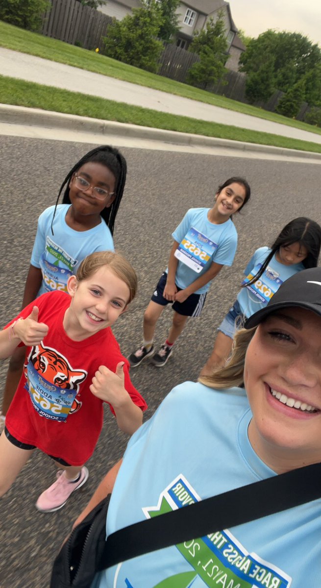 MsCaseyTaylor's tweet photo. @FESTigersHSE 5k Team! We are so proud of these kiddos!! @athompsongr3 🐯❤️🎉 https://t.co/qaSneGLb98