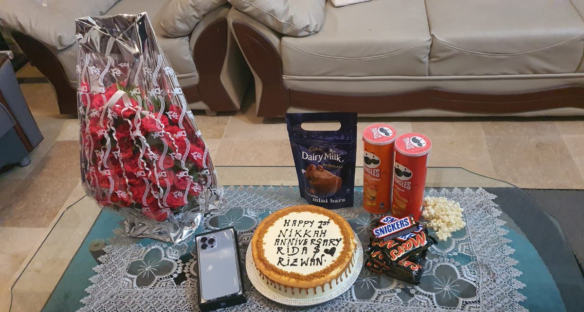 ridzays_'s tweet photo. Literally Speechless RN😭❤️💕 I HAD NO FUCKIN IDEA that he’s planning something 🥺 Alhamdulilah Alhamdulilah He is the best husband in the Worldddd😭❤️ Did So much effort even if he’s not in Pakistan🥺 ufff my heart😭💕❤️ https://t.co/0maWh4ym5z