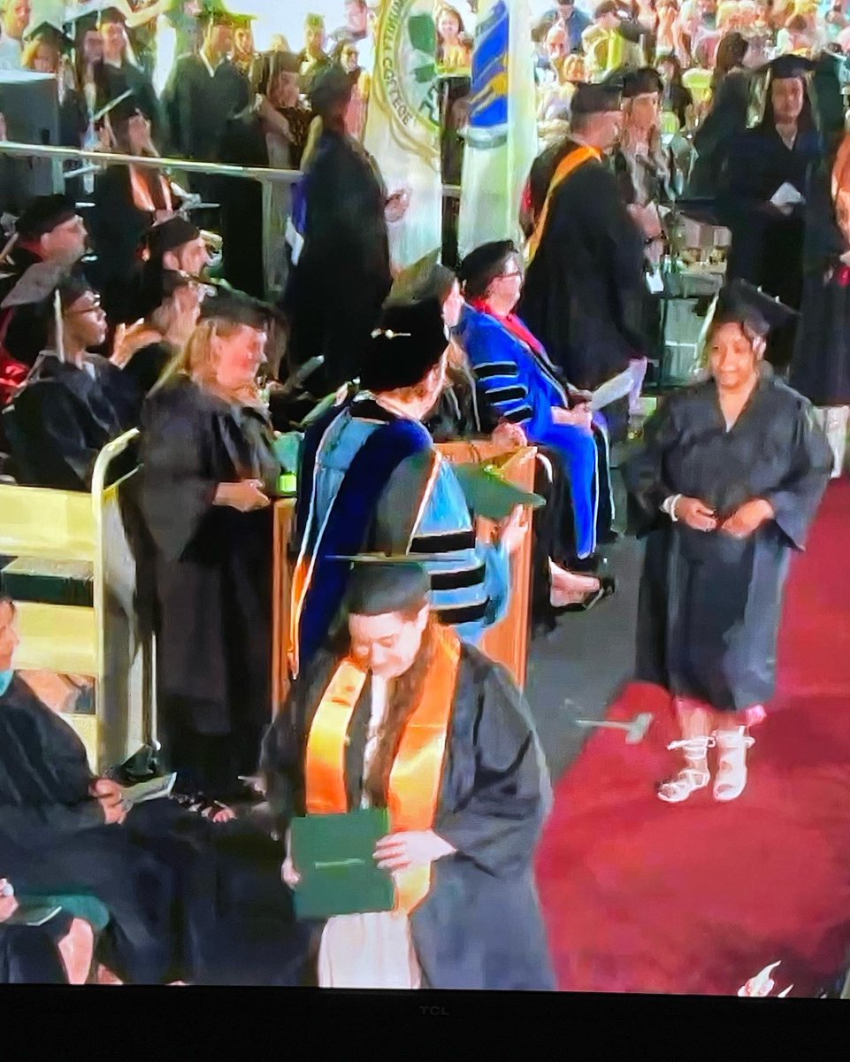 NYUDAUSAsstDean's tweet photo. Graduation is the celebration of achievements and the beginning of a new chapter. It was indeed great to participate in a Commencement weekend @BristolCC. Congratulations  to the graduates of 2020, 2021 and 2022 🎊🎓

#bristolgrad22 #bristoltake2 https://t.co/9ytrLSqlGC